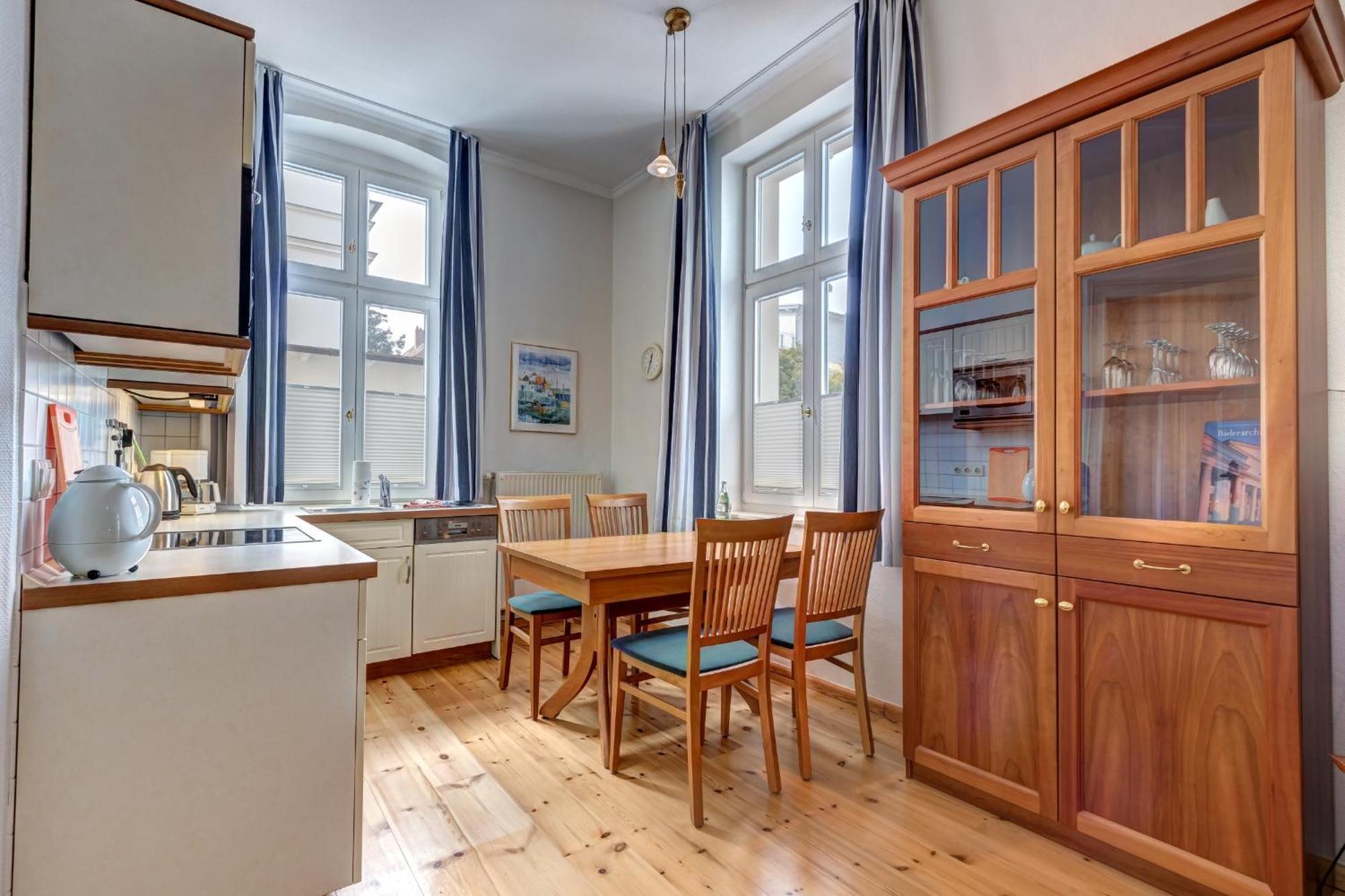 Villa Ahlbeck - Ferienwohnung Kuehlungsborn 제바트헤링스도르프 외부 사진