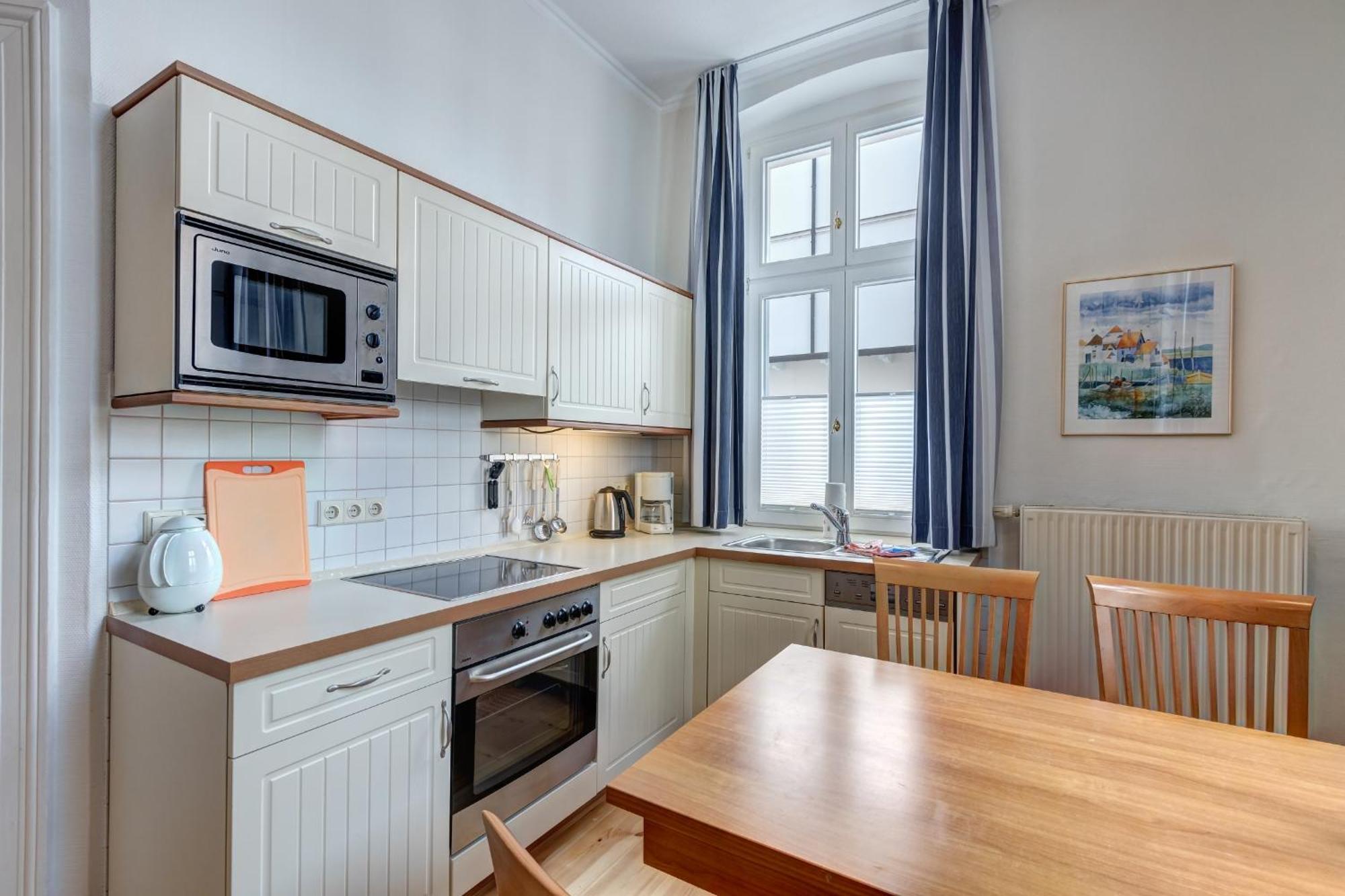 Villa Ahlbeck - Ferienwohnung Kuehlungsborn 제바트헤링스도르프 외부 사진